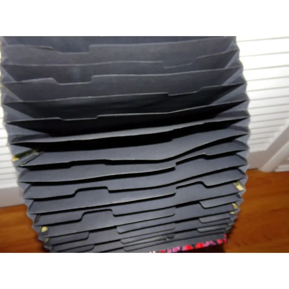 Colorful leopard print‎ 8 1/2 x 11 file folder tote Opens to accordian file